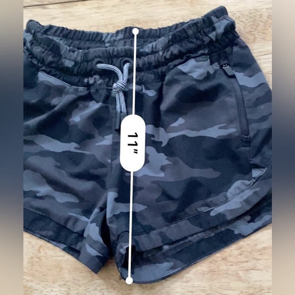 Athleta Girl Sz 7 All Play 3” Camo‎ Shorts - Picture 14 of 16